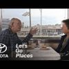 szia.sk - Doki és Marty a Vissza a jövőből egy kávézóban beszélget a jelenről