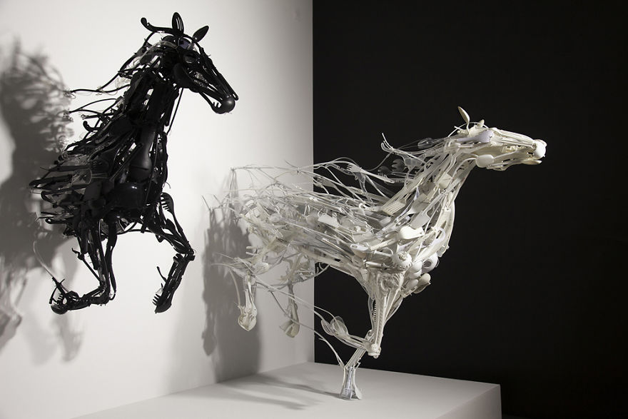 sayaka-ganz-makes-animals-in-motion-from-reclaimed-plastic-objects-57a68afbd19be__880