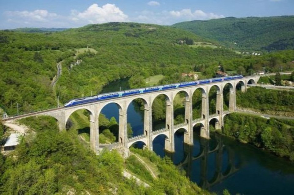 Cize-Bolozon-viadukt, Corveissiat, Franciaország (Custom)